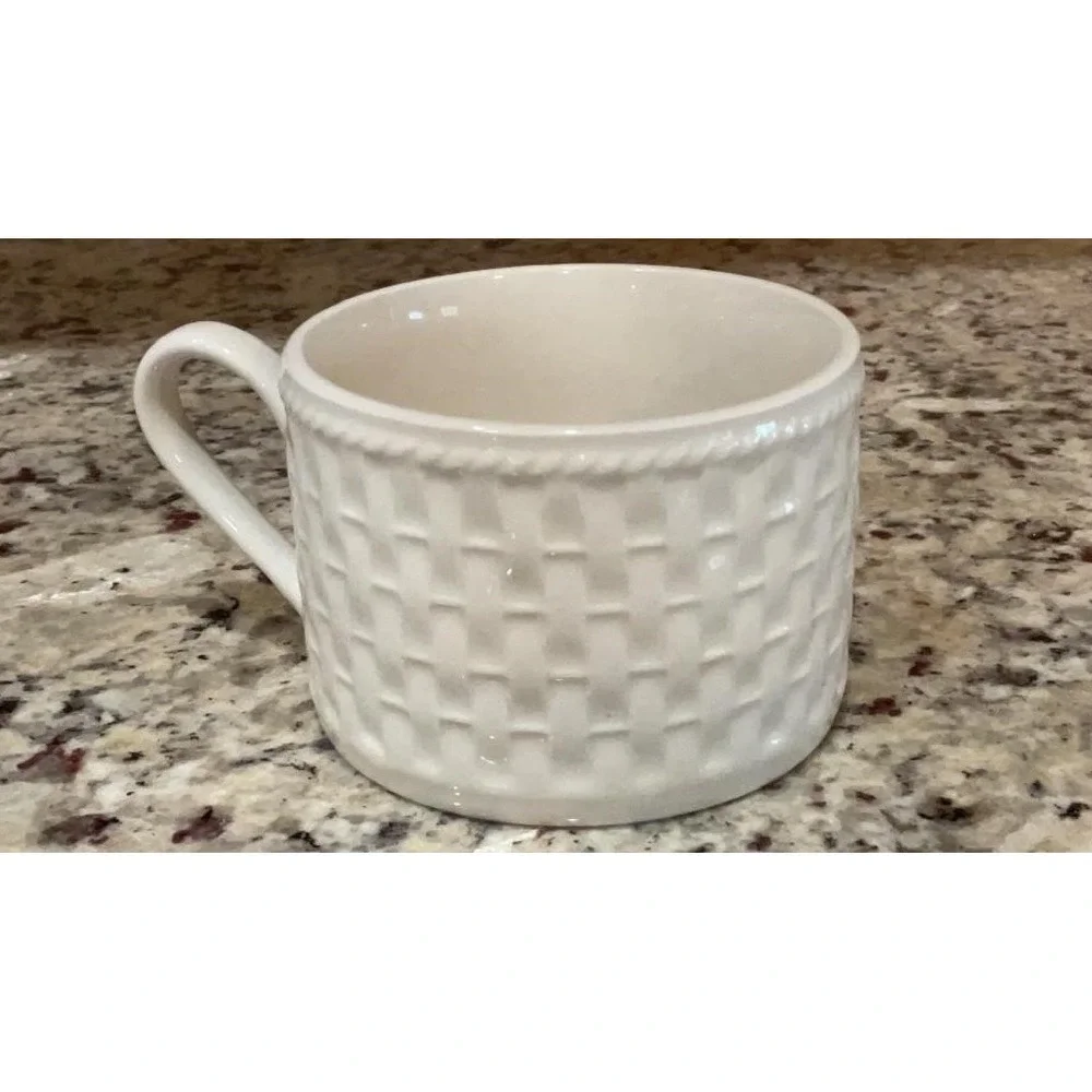 6pc Oneida Gourmet Collection Coffee Tea Cups w/Saucers White Basket Weave EC